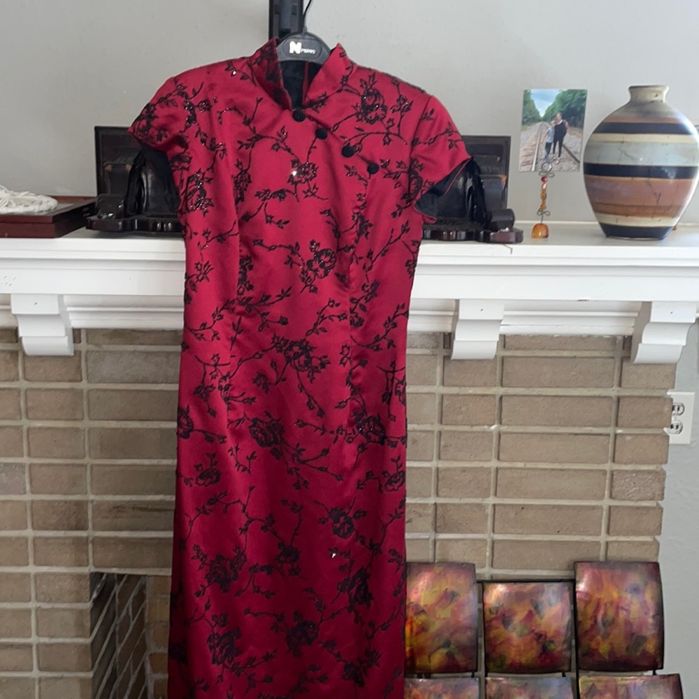 Oriental style dress, Francais, Red and black